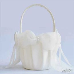 Storage Baskets White Flower Girls Basket Silk Wedding Basket for Flower Bride Kids Hand Held Wedding Ceremony Party Decorations