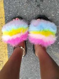 Slippers Slippers Newly Arrived Girl Luxury Fluffy Fur Slide for Womens Indoor Warmth Flip Cover Women Amazing Wholesale Heat H240326OXH3