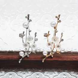 Brooches Vintage Delicate Plum Blossom Branch Brooch Design Sense Pearl Clothing Accessories Corsage Fashion Commuting