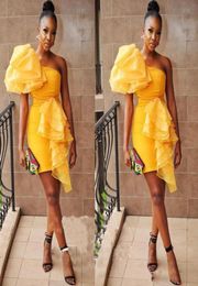 2021 Chic Gold Short Prom Dresses One Shoulder Sleeve Ruched Mini Yellow Tight Evening Gowns Cocktail Party Dress For Women Back Z4502031