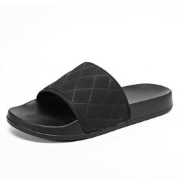 Slippers Slippers Summer Men Footwear Flat New Indoor ome Non Slip Slides Batroom ouse Soes Sandals Couples H240326H1PT