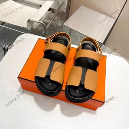 10a Sandali firmati Zoccoli legnosi da donna di lusso Sandali piatti con tacco Slide Mocassini con lettera Pantofole Pantofole da donna Piattaforma estiva da spiaggia Scarpe a spina di pesce Vera pelle