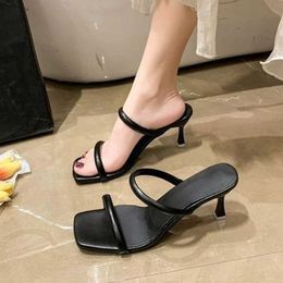 Slippers Slippers Brand Women Soes 2024 Summer New Korean Style Fasionable Womens ig eel Simple and Elegant Modern H240326GM49