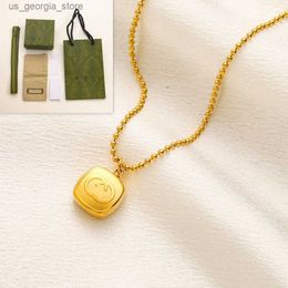 Pendant Necklaces Fashion New Charm Pendant Necklace Box Packaging Designer Luxury Gold Plated Necklace Classic Original Style Girl Family Gift Necklace Boutique