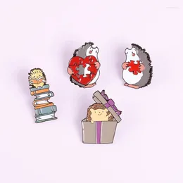 Brooches 2024 Cartoon Animal Brooch_ Cute Little Hedgehog Brooch Love Christmas Gift Pin Badge Clothing Bag Accessories