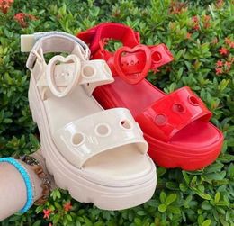 Sandals Brazil Women's Pine Cake Shoes Ins Thick Sole Roman Hollow Heart Button Ladies Summer Beach Jelly Female