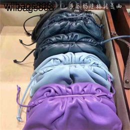 Bottegvenetas Pouch Designer Handbags 22 Genuine Mini Smooth Cloud Bag Single Shoulder Cloud Bag Vtk4