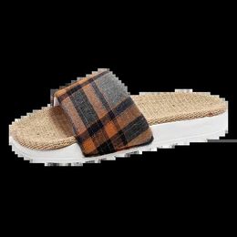 Slippers Slippers 2023 Spring and Autumn New Style ome Womens Japanese Plaid Casual Fasion Tick-soled Non-Slip Slip-ons Soes H2403266ODV