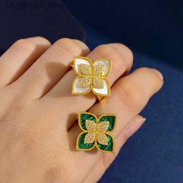 Band Rings 2023 New brand luxury four leaf clover designer band rings for women girls sweet flower shining crystal diamond love ring party wedding Jewellery Y240328