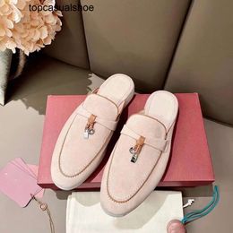 Loro Piano LP LorosPianasl Charms Slipper Sandal Casual Shoes Mens Womens Round Toe Loafers Mental Decor Chic Designer Luxury Pianas Shoes Buckle Flat Heel Comfort 3