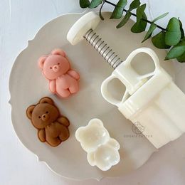 Baking Moulds 30g Mooncake Mould Cartoon Bear Pattern Stamps Hand Press Plungers Pastry Tools Mid-autumn Festival Moon Cake Dessert