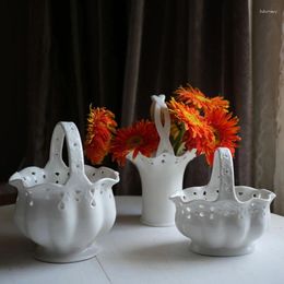 Vases White Hollow Ceramic Vase Retro Pastoral Flower Basket Arrangement Crafts Room Desktop Art Storage Home Decor