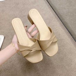 Slippers Slippers 2024 Summer Fasion Open Toe Solid Color Simple Leater PU Surface Versatile Candy Large Square eel Soes Women H240326ZJB2