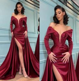 Burgundy Overskirts Mermaid Evening Dresses Arabic Aso Ebi Pleats Satin Long Sleeves Sexy High Side Slit Prom Gowns Off The Should1961261