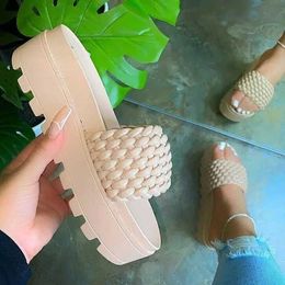 Slippers Slippers 2024 spring/summer new womens high-heeled PU sponge cake sole rubber super thick-soled slippers woven pattern female sandals H2403261BS2