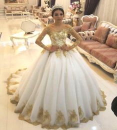 Vintage Gold Sequined Dubai Arabic Wedding Dress Vintage Long Sleeves Court Train Plus Size Bridal Evening Gowns Custom Made7668039