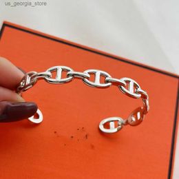 Charm Bracelets Brand Designer Bangle Top Sterling Silver Round Hollow Lock Chain Open Cuff Bracelet For Women Jewellery With Box Party Gift Y240327