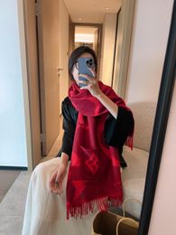 2024両面ジャクアード長いひげスカーフファッションスタイルの絶妙な暖かい装飾女性のスカーフデザイナースカーフ