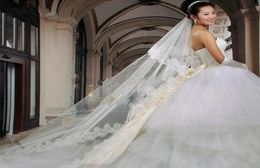 Formal Selling Elegant 1 Tier Super Long 3M Cheap White Bridal Wedding Lace Edge Veil New Fashion Cathedral Train Bridal Veils1711983