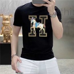 T-shirt da uomo di marca T-shirt a maniche corte girocollo di fascia alta per uomo in estate, stile sottile, nuova camicia a metà fondo slim fit per giovani alla moda in stile coreano O5EA