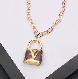 Never Fading lock necklace 18K Gold Plated Luxury Designer Necklaces Stainless Steel Pendant Necklace for women mens Chain Jewellery Party Jewellery hb327