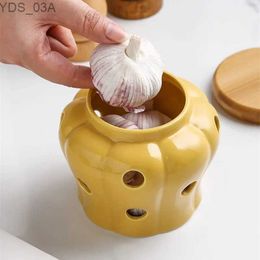 Storage Bottles Jars Hollow Openwork Ceramic Garlic Storage Jar with Lid Pumpkin shape Garlic Head Ginger Chilli Pepper Storage Jars Candle Lampshade 240327