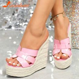 Slippers Slippers Sexy Club Queen Lady Sandals Plus Size 2023 Summer Wedge ig eeled Slipper Straw Boom Simply Causal Plaorm Soes H240326BQ49