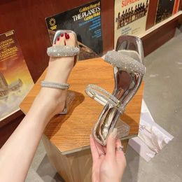 Slippers Slippers Crystal ig-eeled New Sandals Diamond Rinestone Outdoor Beac Soes Sexy Golden Woman Square Summer Footwear H2403262XC4