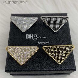 Pins Brooches Vintage Triangle Golden Brooches Pins Letter Plated Pins Charm Full Rhinestone Brooches With Box Sets Y240327