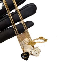 عنوان خطاب العلامة التجارية قلادة القلب المصمم للنساء السلسلة الطويلة الذهب مطلي بالذهب مجوهرات مجوهرات رائع