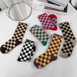 Women Socks Simple Soft Plaid Cotton Hip Geometry Female Hosiery Korea Checkerboard Mid-tube Sock College Style