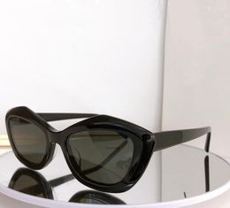 Classic sunglasses trendy decorative glasses travel beach UV protection high quality design fashion black border SL68 mens sunglas7873378