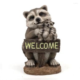 Decorative Figurines Welcome Sign Raccoon Outdoor Garden Decor Resin Ornament Statue Animal Sculpture Family Decoration For Lawn Porch Yard