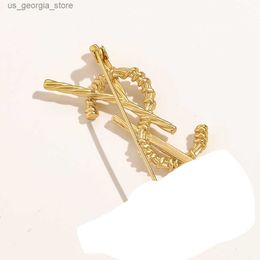 Pins Brooches Women Men Designer Brand Letter Brooches Gold Plated Steel Seal High Quality Jewelry Brooch Pin Marry Christmas Party Gift Accessorie Y240327