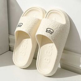 Terlik Terlik Bulut Erkekler Keneler Sole Sandalet Kadın Yaz Beac Slaytlar Çift Anti-Slip Ome terlik karikatürü Yumuşak Soylar Erkek parmak arası terlikler H240326A13O