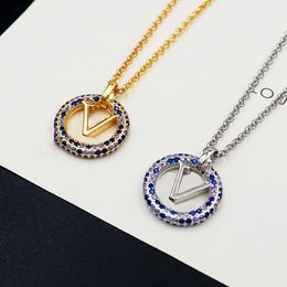 Designer Luxury Classic V-shaped Necklace Famous French Brand Women New Water Diamond lnlay Metal Brass Material Charm Jewelry Girls Exquisite Elegant Fashion Gift