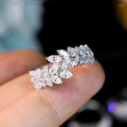 Cluster Rings Fashion Leaf Design Cubic Zirconia Ring For Women Exquisite Bridal Wedding Ceremony Party Statement Accessories