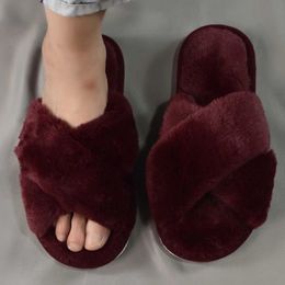 Slippers Slippers Women House Fur Fashion Warm Shoes Woman Slip on Flats Female Slides Cosy home furry slippers H240326VGDN