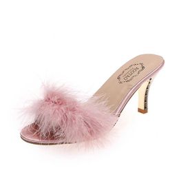 Slippers Slippers ot Sale Women Soes 2024 Summer New Furry Womens Fasion Outer Wear ig eel Sexy Open Toe Modern H240326CS7G