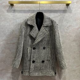 Women's woolen coat 2024 winter new women's double breasted flip collar shoulder pad fashionable and unique suit collar jacket