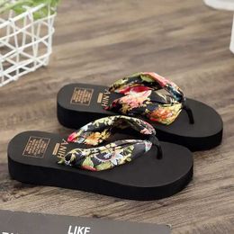 Slippers Slippers Flipped womens retro floral plaid Soes satin wedge beach resort new fashionable Ligt ome slider Zapatos Mujer H24032684D1