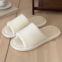 Slippers Slippers Cute Strberry Plus Autumn Family Slide Female Flip Winter Warm Fur Linen H240326F7FS