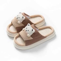 Slippers Slippers Cute ome Slipper Womens Funny Lovely Cartoon Bear Coon Linen ouse Soes Slides Girls Family Four Seasons H240326O72X