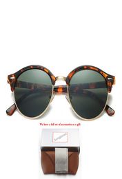 4246 Fashion Sunglasses toswrdpar Eyewear Sun Glasses Designer Mens Womens Brown Cases Black Metal Frame Dark 50mm Lenses For6013808