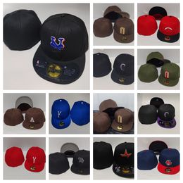 30 Colours Mens Flat Full Size Closed Caps Fashion Hip Hop Hearts Grey Blue Black Letter Chicago Baseball Sports All Team Fitted Hats Love Hustle VIP13-04