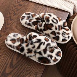 Slippers Slippers Women House Fur Fashion Warm Shoes Woman Slip on Flats Female Slides Cosy home furry slippers H240326Z26H