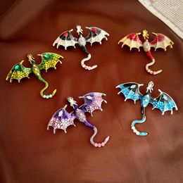 Brooches 2024 Flying Dragon For Women Men Fashion Enamel Rhinestone Animal Lapel Pin Office Suit Badge Jewelry Aaccessories Gift