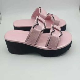 Slippers Slippers Open Toe Womens 2022 Love eart Punk Style Tick Sole Casual Female Sandals Summer Fasion ig Wedges Soes Size 43 H240326NA50