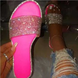 Slippers Slippers Glitter Women Summer Sandals Fashion Bling Female Candy Colour Flip Flops Beach Diamond Flat Shoes Outdoor H240326LU02