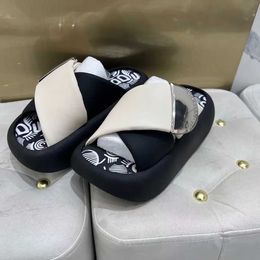 Slippers Slippers 2023 Korean Fashion Beach Slide Cross Belt Womens Roman Sandals Chequered Buckle Summer Soes H2403260H3L